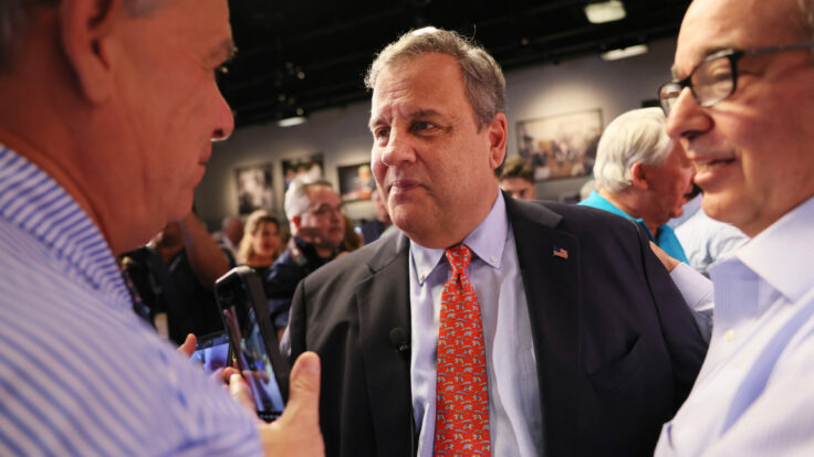 Chris Christie has nothing to lose with Republicans, but plenty to gain from Democrats.