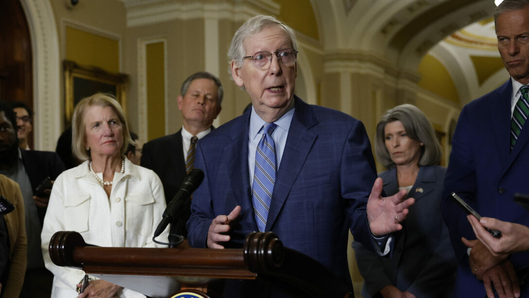 Yesterday, the 81-year-old minority leader, Mitch McConnell, seemed to freeze up while addressing reporters in Kentucky, the second such incident in as many months.