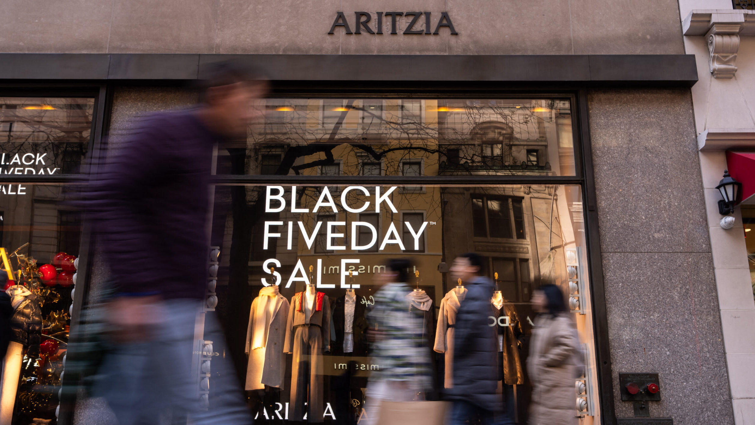 Saks Bankruptcy Watch & Aritzia’s U.S. Resilience