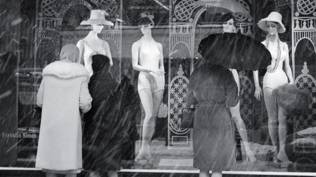 1960s window shopping mannequins