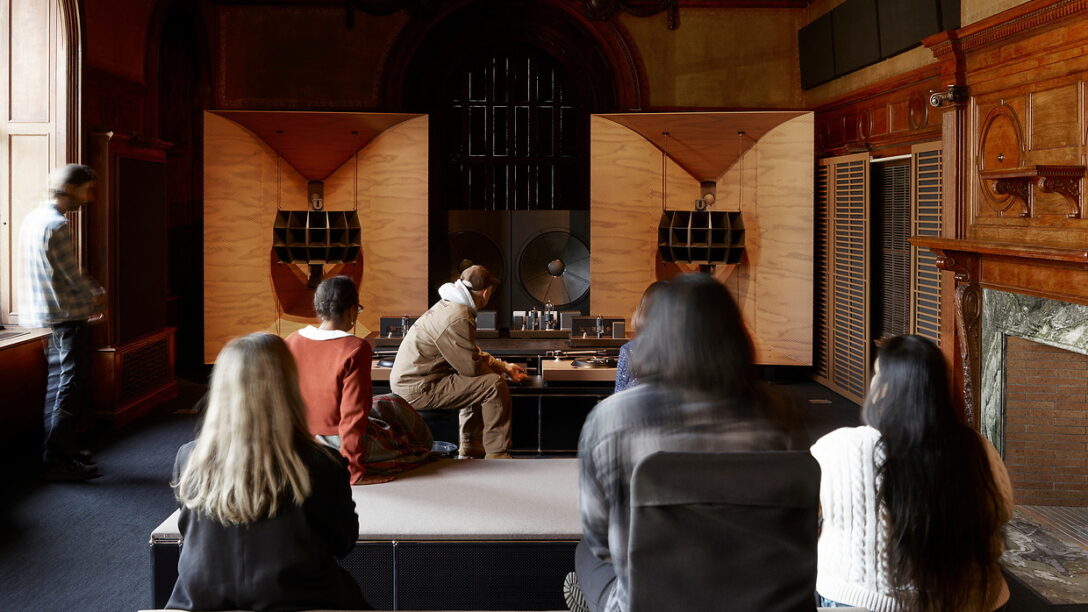 アート・デザイン・音楽 EXHIBITIONS: GRAPHIC MESSAGES Art of Noise': Inside Cooper Hewitt's Music Design Exhibition - Puck