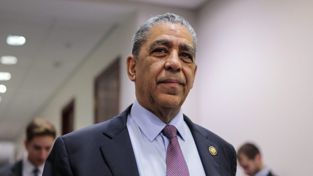 Adriano Espaillat