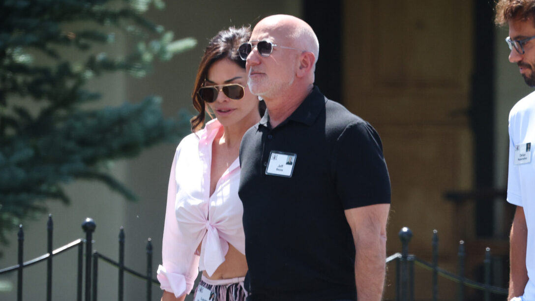 jeff bezos Lauren Sánchez Bezos sun valley 2026